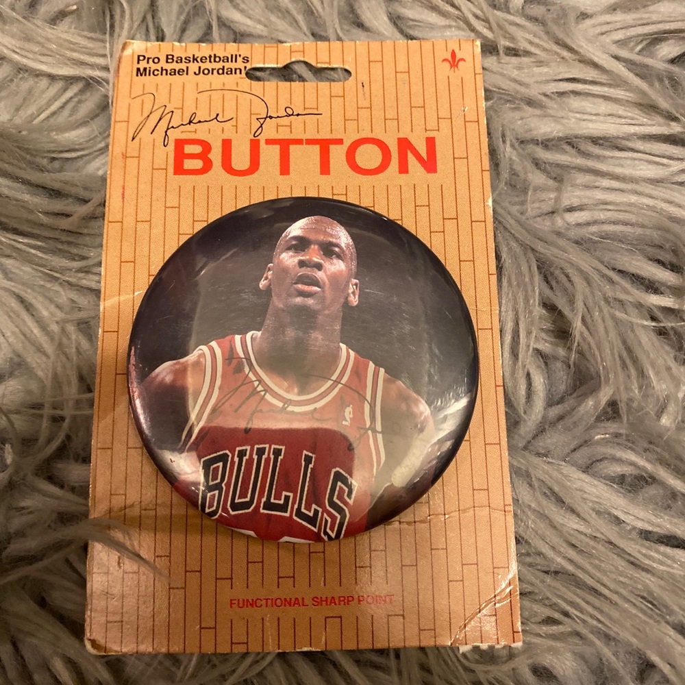 VINTAGE BUTTON